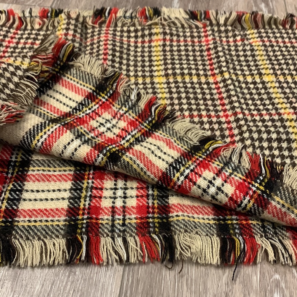 WOMENS SCARF REVERSIBLE SCARF PLAID FROM FALL TO WINTER LOOK